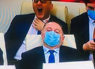 “გახარია აყვავებულ ქვეყანაზე საუბრობს და ამასობაში მოერიათ ძილი”- გახარიას პარლამენტში გამოსვლის დროს გომელაურს ჩაეძინა