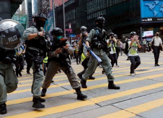 ჩინეთის ჰიმნის არცოდნა ჰონგ-კონგში დასჯადი ხდება – დემონსტრაციაზე, სადაც ახალ კანონებს აპროტესტებდნენ პოლიციამ 300 ადამიანი დააკავა