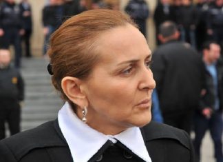 ბასილაშვილის ეზოდან ამოღებულია ვიდეომასალა, რომელშიც ჩანს, რომ დოროყაშვილი არათუ გარბის, არამედ ტერიტორიას მშვიდად ტოვებს – ადვოკატი