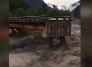 რაჭაში კალაპოტიდან გადმოსულმა რიონმა ხიდები და გზები წაიღო