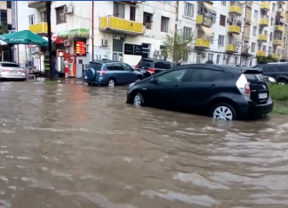 ძლიერი წვიმის შედეგად ბათუმის ქუჩები დაიტბორა (ვიდეო)