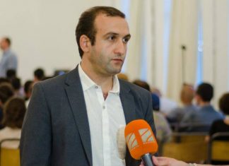 იაგო ხვიჩია მაჟორიტარად ბათუმში იყრის კენჭს