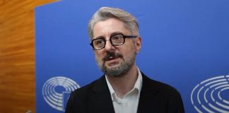 მძიმეს შარში არიან „ქოცები“. ჯერ არნახულში მიიყვანა კობახიძის სიგიჟემ ივანიშვილი არც მეტი, არც ნაკლები, ჰააგამდე – გვარამია