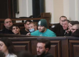 “ანწუხელიძის მკვლელი მოკლეს, თქვენი ბელადი, ბოდიშის მოხდას გავალებდათ… მოასწარით ბოდიშის მოხდა? ” – რეზო კიკნაძე დარბაზიდან გააძევეს