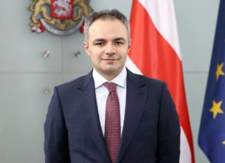 განათლების მინისტრი, რომელიც პოსტზე ოქტომბერში დაინიშნა, FB-პოსტით გადადგა