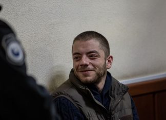 ცოცხლადაც რომ დაგვმარხოთ, სუნთქვას გავაგრძელებთ, კედლებში იმდენად ღრმად გავიდგამთ ფესვებს, რომ ბზარებს გავუჩენთ და ჩამოვანგრევთ“ – დავით ხომერიკის წერილი ციხიდან