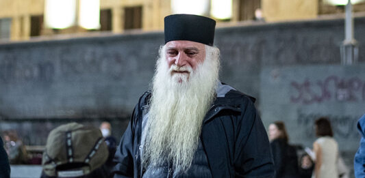 გათავისუფლდეს მამა დოროთე წინამძღვრობიდან და გამწესდეს სამებაში! – კომისია ილია II-ს მიმართავს