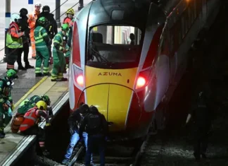 თავდასხმა ინგლისში მატარებელში: 10 დაჭრილი, მათგან ცხრა — მძიმედ