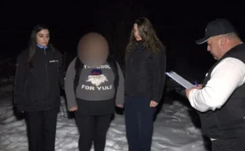 ქარელში, ქალმა ერთ პირთან ერთად მეგობარი კაცი გაძარცვა – 2 ადამიანი დააკავეს