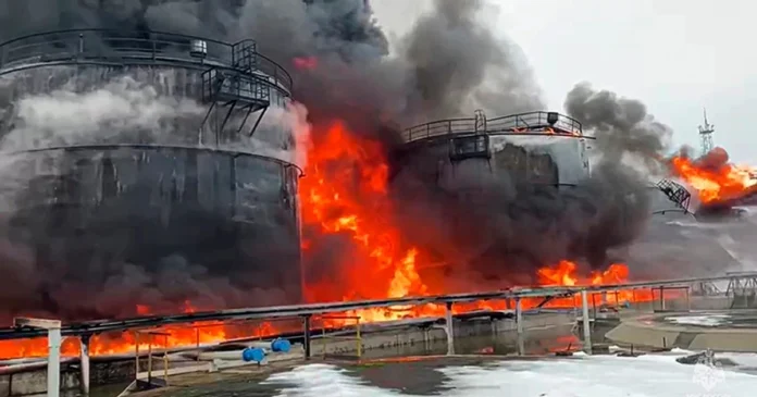 zsu-urazyly-naftobazu-ta-punkt-keruvannia-bpla-rosiian-14e2