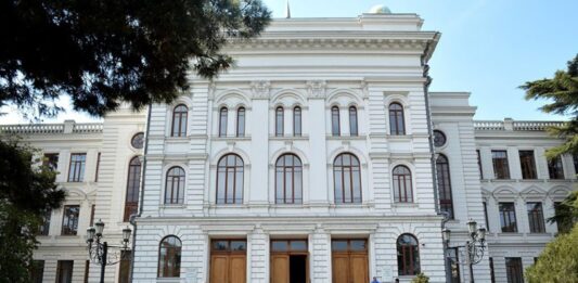 62 პროფესორიდან არცერთი ეთანხმება უნივერსიტეტების გაერთიანების იდეას – თსუ-ს სოც.პოლი