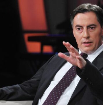 საქართველოს უარყოფითი ტრაექტორიისთვის პასუხისმგებლობა მთლიანად „ქართულ ოცნებაზეა“ – დევიდ მაკალისტერი