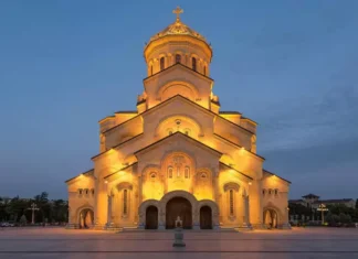 სამების საკათედრო ტაძრის მიმდებარე ტერიტორიაზე ავტომობილების მოძრაობა შეზღუდულია