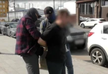 მოსკოვში ბრიტანეთის საელჩოს დაცვის თანამშრომელი დააკავეს: ლონდონი ФСБ-ს ბრალდებებს სკეპტიკურად ხვდება