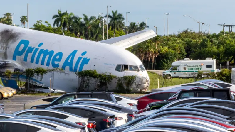 plane miami